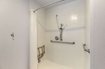Suite, 1 King Bed, Accessible, Non Smoking