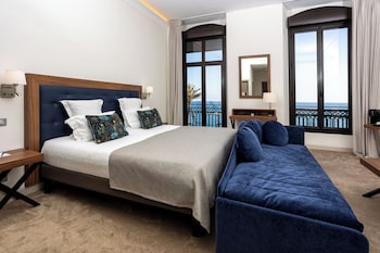 Junior Suite, 1 Queen Bed, Sea View