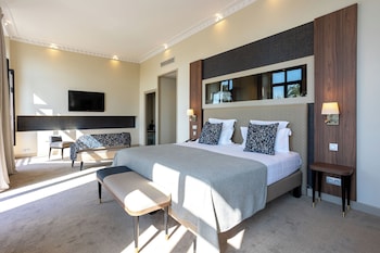 Junior Suite, 1 Queen Bed, Sea View