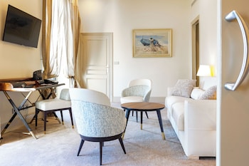 Suite, Sea View