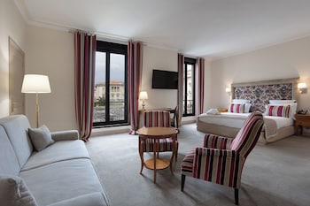 Junior Suite, City View