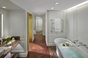 Mandarin, Room, 1 King Bed