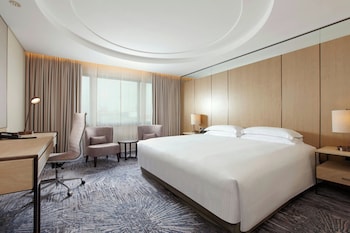 Executive Deluxe Room, 1 King Bed (Executive Lounge Access)