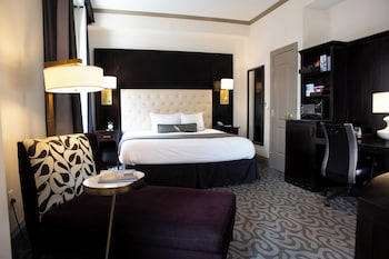 Room, 1 King Bed, City View (Mobility Accessible, Tub)