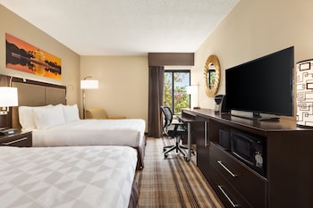 Standard Room, 2 Queen Beds, Accessible Bathtub (Communications)