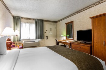 Standard Room, 1 Queen Bed