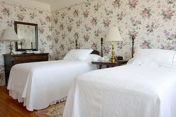 Twin Room (Garden King Two Twin)