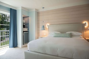 Room, 1 King Bed, Mobility Accessible (Coveside)