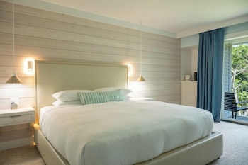 Room, 1 King Bed, Mobility Accessible (Coveside)