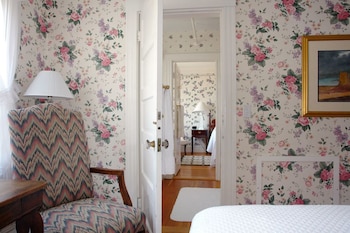 Twin Room (Garden King Two Twin)