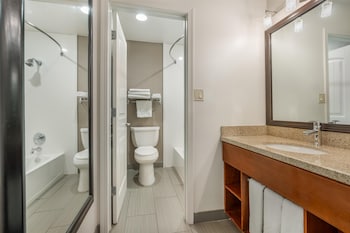 Standard Room, 1 Queen Bed, Non Smoking, Refrigerator