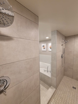 Suite, 1 King Bed, Non Smoking, Jetted Tub (Living Room;with Sofabed)