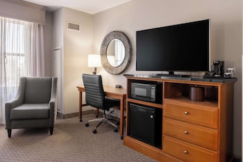 Room, 2 Queen Beds, Accessible (Upper Floor. Roll-in Shower)