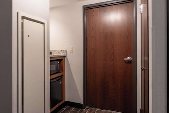 Suite, 1 King Bed with Sofa bed (Upper Floor, Sofa Sleeper, 2 Rooms)