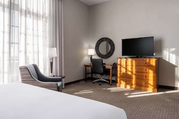 Room, 1 King Bed (Upper Floor, View)