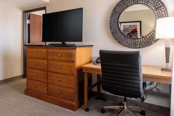 Suite, 1 King Bed with Sofa bed (Upper Floor, Sofa Sleeper, 2 Rooms)