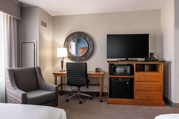 Room, 2 Queen Beds, Accessible (Upper Floor. Roll-in Shower)
