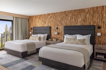 Room, 2 Queen Beds, Accessible (Mobility, Roll-In Shower)