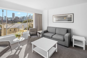Suite, 1 King Bed, City View