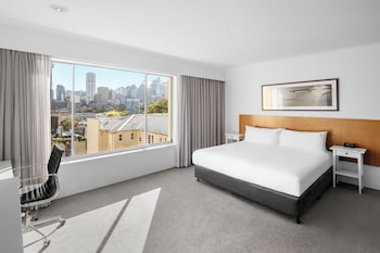 Suite, 1 King Bed, City View