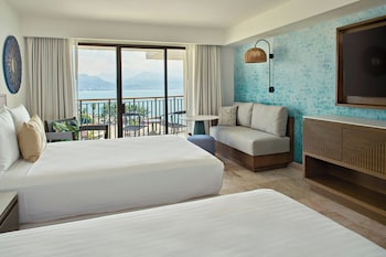 Panoramic Room, 2 Double Beds, Ocean View (Balcony)