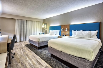 Room, 2 Queen Beds (Mobility/Hearing Accessible, Tub)
