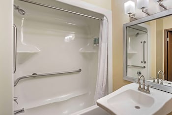 Standard Room, 2 Queen Beds, Accessible, Bathtub