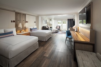 Studio Suite, 2 Double Beds, Non Smoking (Mobility/Hearing Access, Roll-in Shwr)