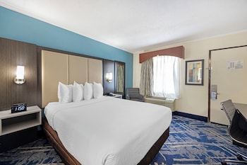 Standard Room, 1 Queen Bed, Non Smoking, Refrigerator (Shower Only)