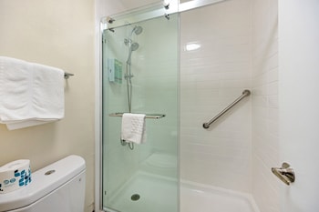 Standard Room, 1 Queen Bed, Non Smoking, Refrigerator (Shower Only)