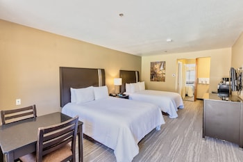 Standard Quadruple Room, 2 Queen Beds, Accessible, Non Smoking