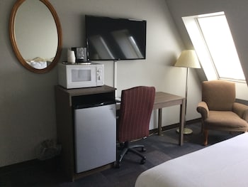 Standard Room, 1 King Bed