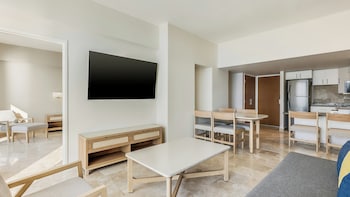 Villa (Master Suite, Stand Alone)
