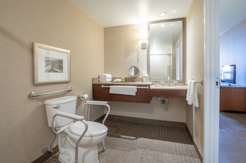 Standard Room, 1 Queen Bed, Non Smoking, Harbor View