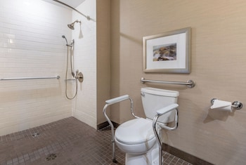 Standard Room, 1 Queen Bed, Non Smoking, Harbor View