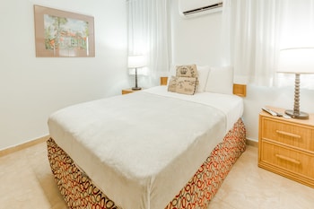 Standard Room, 1 Queen Bed