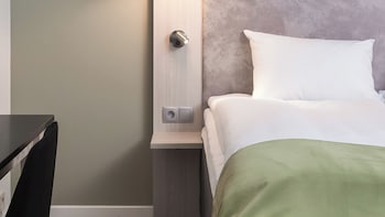 Double Room (Compact)