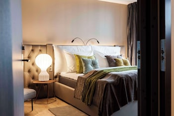 Double Room (Compact)