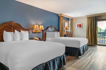 Standard Room, 2 Queen Beds, Balcony, River View