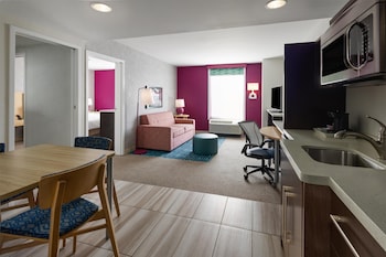 Suite, 1 King Bed, Non Smoking