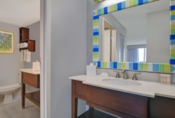Suite, 1 King Bed with Sofa bed, Microwave (Two Room Suite)