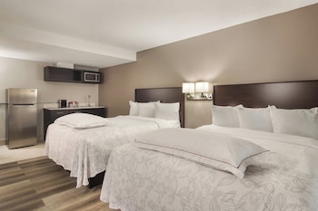 Premium Suite, Multiple Beds, Accessible, Kitchenette (Upgraded Bedding & Snack, Smoke Free)