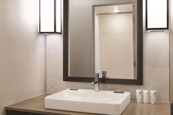 Premium Studio Suite, 1 King Bed with Sofa bed, Non Smoking, Balcony