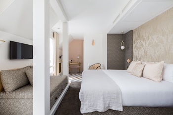 The Iconic Suite - Eiffel Tower View