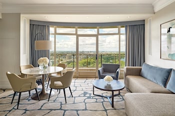 Executive Suite, 1 King Bed, Club Lounge Access (Park Lane)