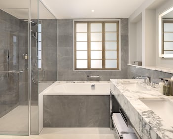 Luxury Suite, 1 King Bed, Club Lounge Access (Park Lane)