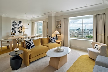 Suite, 1 King Bed (Newly Refurbed Coronation Suite)
