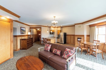 Premium Suite, Multiple Beds, Kitchenette