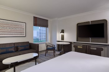 Room, 1 King Bed, Corner