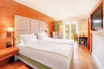 Executive Room, 2 Twin Beds, Lake View
